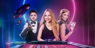 Pinas Scatter casino games section showing slots and table game options